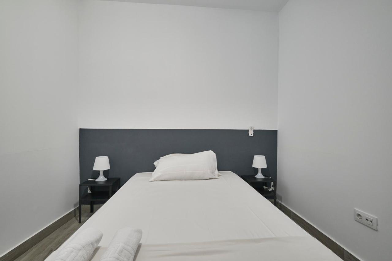 Nunez De Arce Habitaciones Madrid Exterior photo