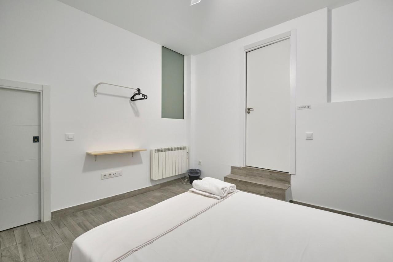 Nunez De Arce Habitaciones Madrid Exterior photo