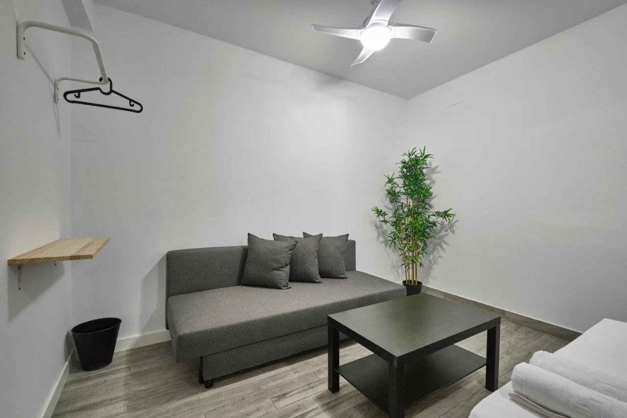 Nunez De Arce Habitaciones Madrid Exterior photo