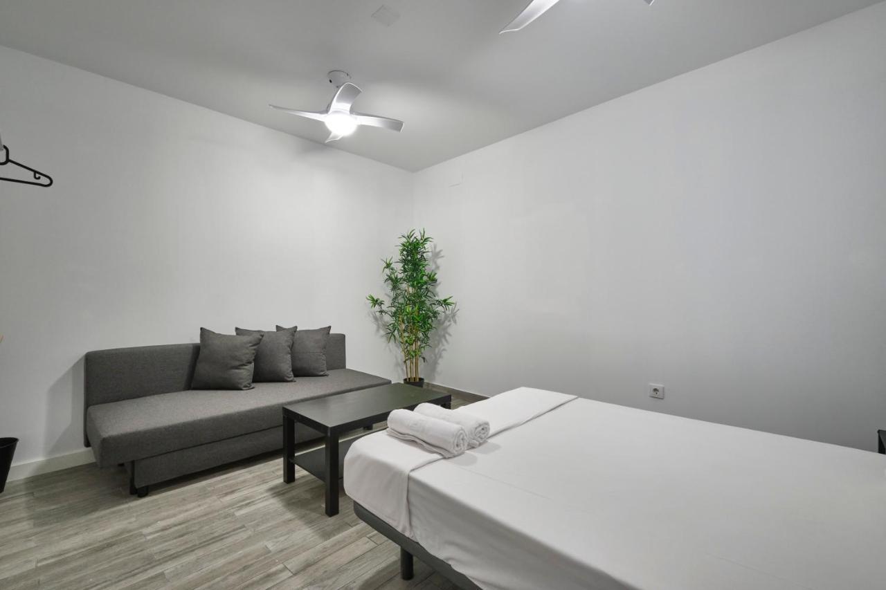 Nunez De Arce Habitaciones Madrid Exterior photo